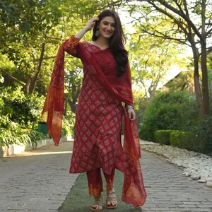Latest kurta neck design for ladies top