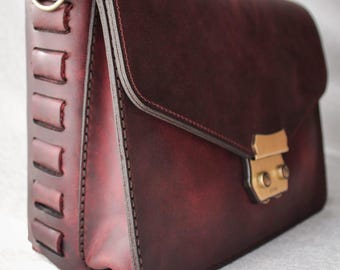 Borsa a tracolla da donna ~ Ciliegia/Marrone ~ Fatta a mano ~ 100% Pelle pieno fiore ~ Design unico ~ Regalo per lei ~ Borsa elegante ~ Pezzo unico ~ Resistente