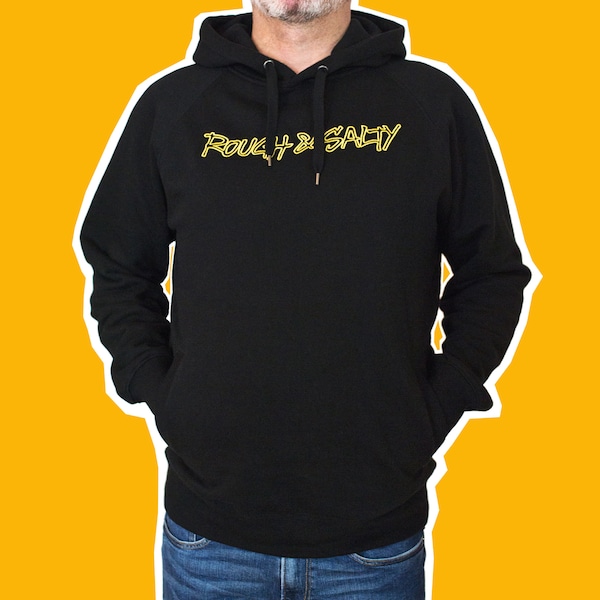 On Demand: Schwarzer Hoodie mit gelben Stick "Rough & Salty" für Männer und Frauen | klimafreundlich und fair produziert