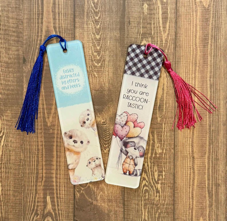 Pode incluir: Um conjunto de tr&ecirc;s canecas de cer&acirc;mica com acabamento fosco e salpicado. As canecas s&atilde;o em tons de creme, cinza claro e cinza escuro. Cada caneca tem um design simples e minimalista, perfeito para caf&eacute; ou ch&aacute;.