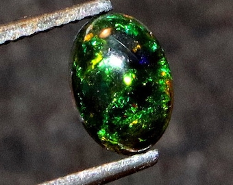 Cabochon Opale Noire éthiopienne Naturelle Welo Fire Opal - 7 Carats, Ovale 20x12x5 Mm - Neuf