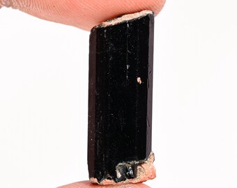 Natural Black Tourmaline Rough Gemstone: Jewelry Making (28X10X7 MM, 22.50 Ct)
