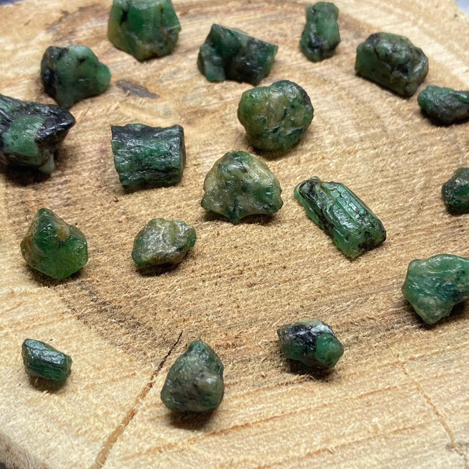 Collection 34+ Pictures what does a raw emerald look like Completed Collection 34+ Pictures what does a raw emerald look like Completed
