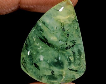 Cabujón de prehnita en forma de pera: piedra suelta de 52,5 ct (31 x 28 x 6 mm)