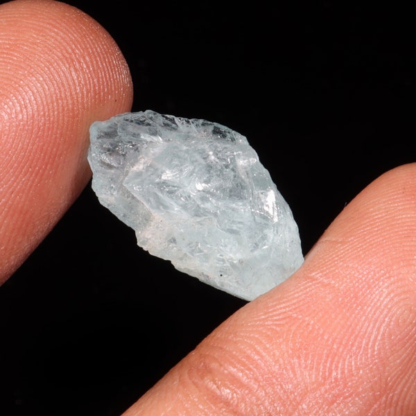 Exclusive Top Quality  Natural Aquamarine Rough Loose Gemstone For Making Jewelry 9.30 Ct 18X11X8 MM D-1006