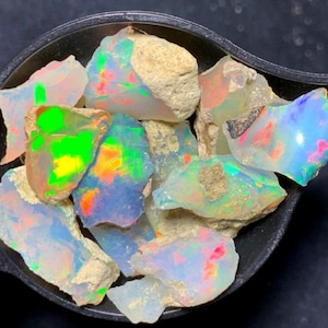 100 Pcs Rough Opal Set - Untreated Opal Raw Crystals, 6-8mm Gemstone Mix for Polishing, Perfect Spiritual Healing Gift for Enthusiasts