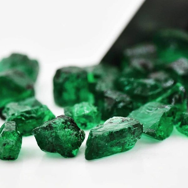 100 Pcs Emerald Raw Rough 2mm 4mm Rough Gemstone/Emerald Crystal/Emerald Raw Gemstone/Healing Emerald /Emerald Untreated Rough