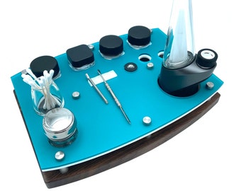 Puffco Dab Rig Station Organizer for Peak/Pro Portable Cannabis Concentrate Vaporizer ~ ISO Pump, Swab Vase, Frosted Berry, Wood Base