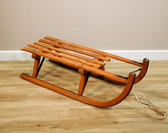 Vintage wooden sleigh