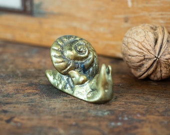 Kleine Schnecke aus Messing, Setzkastenfigur