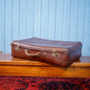 Nr.11 Kleiner brauner Koffer im Vintage Look Bild 1