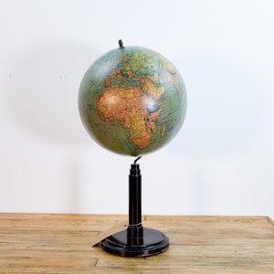 Nostalgic vintage globe image 2