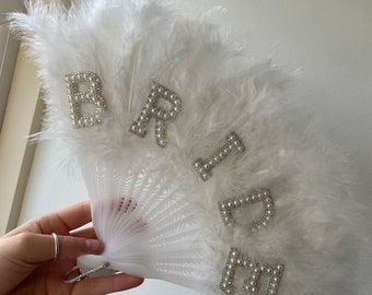 Bride Feather Fan Bride to be White Bridal Feather Fan Hen Party Fan Fluffy Fan Bride Bride Fan Wedding Fan Wedding Accessories Bride Gift