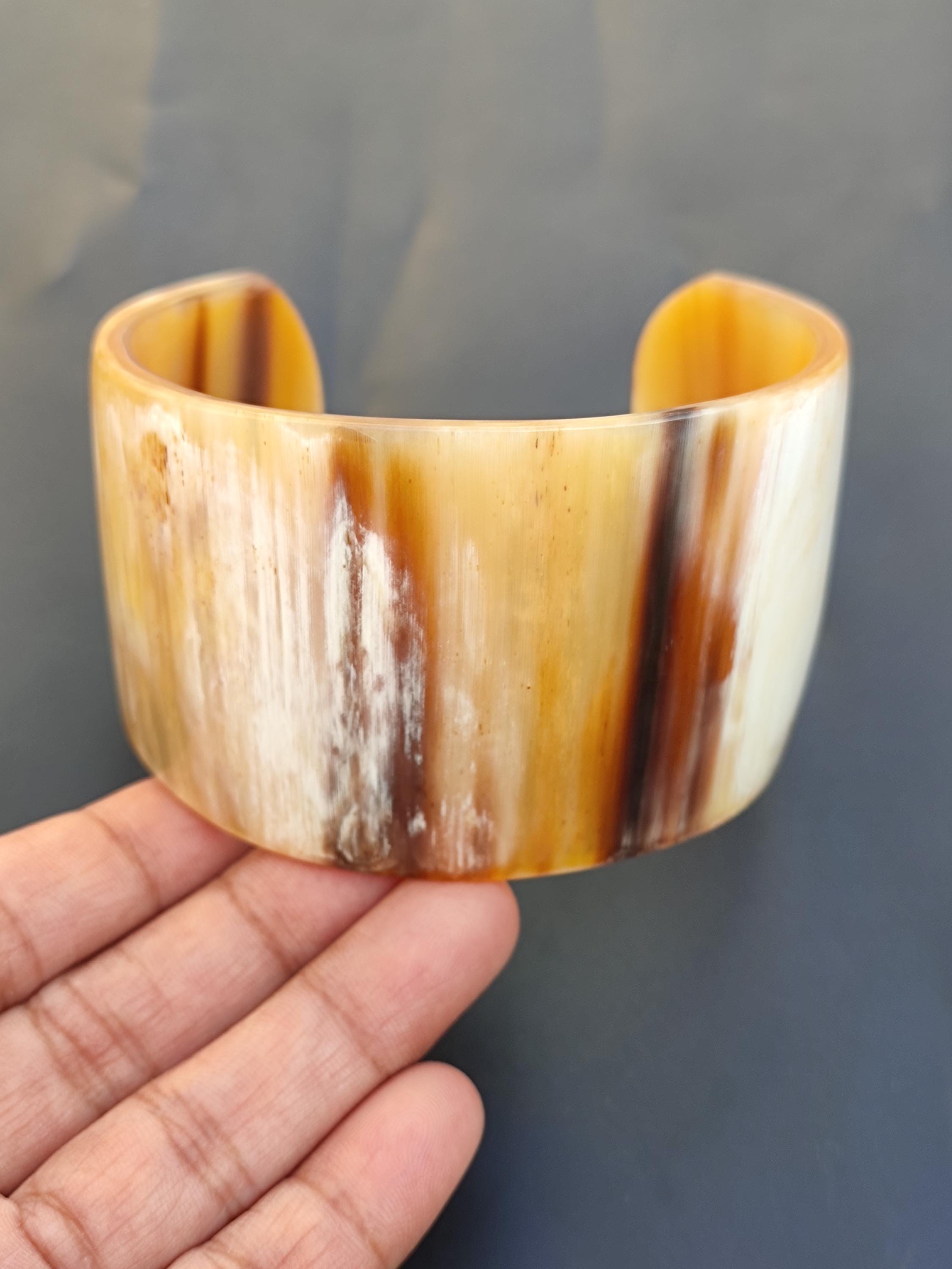 アクセサリー brass buffalo horn bangle Ethically Sourced Natural Buffalo Horn Jewelry 4 Pcs Set