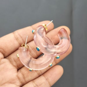 Howlite Turquoise Gemstone Acrylic Resin Hoop Earrings Chunky Hoop Earrings Lightweight Boho Statement Earrings Modern Earrings