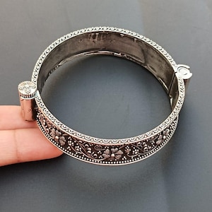 Floral Theme Oxidized Silver Bangle Bracelet For Women Openable Screw Bangle Handcrafted Traditional Vintage Style Antique Look Bangle
