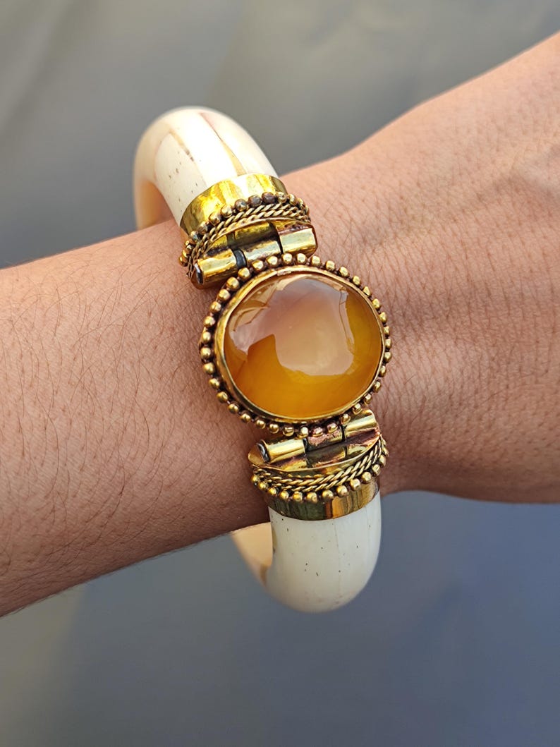 Handmade Buffalo Bone Bangle Bracelet, Agate & Chalcedony, Boho Vintage ...