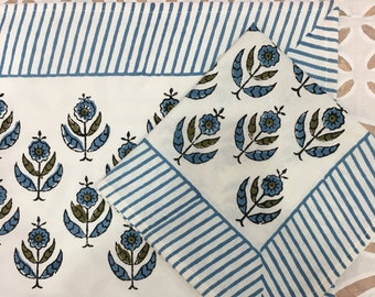 Set placemat en servetten met bloemenblokprint | Katoenen servetten, blauwe rand
