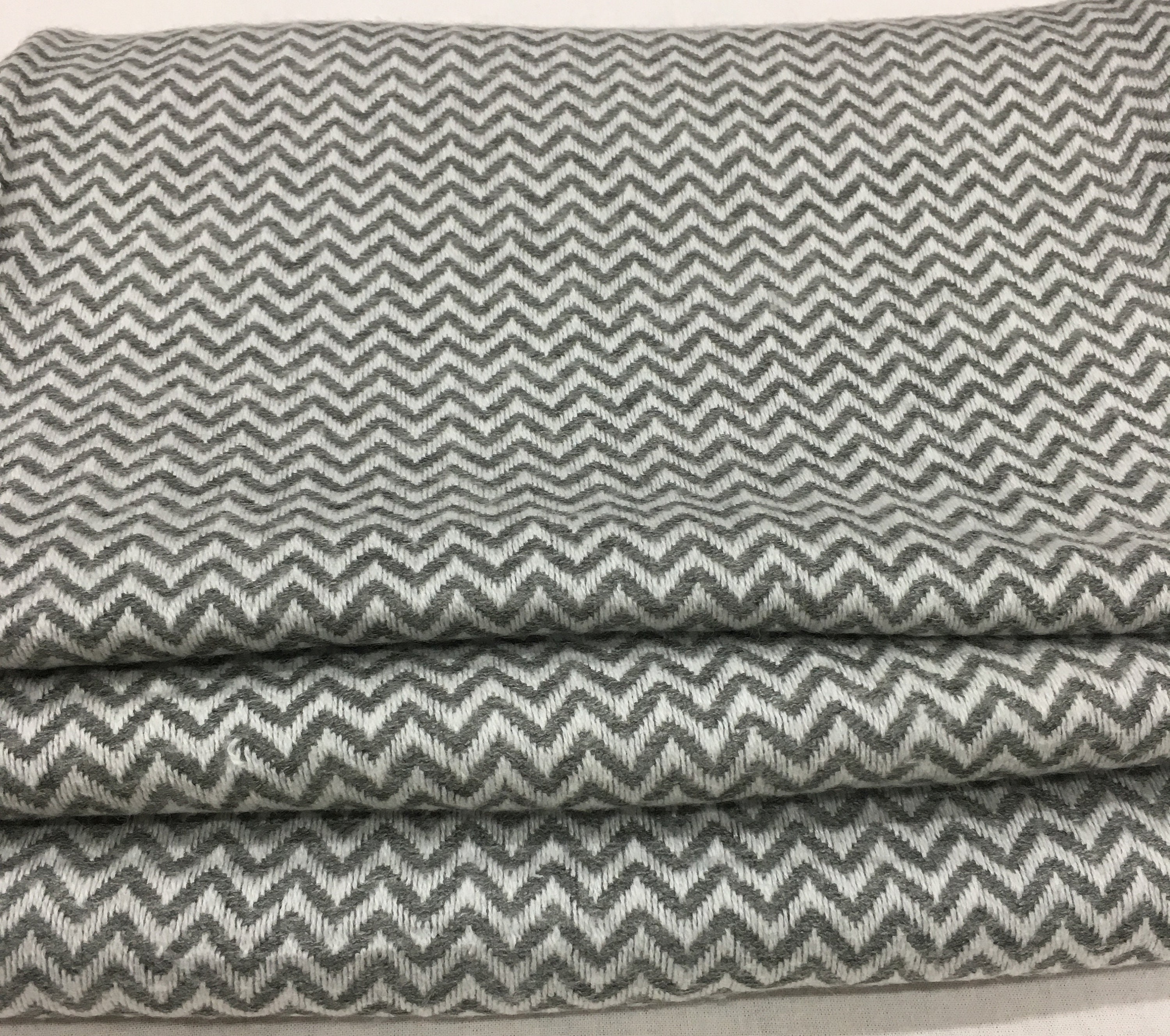 Handwoven Organic Cashmere Throw Blanket - Luxurious Soft Wool Blanket For Cozy Minimalist Home Decor, Eco-Friendly Winter Warmth Essential
