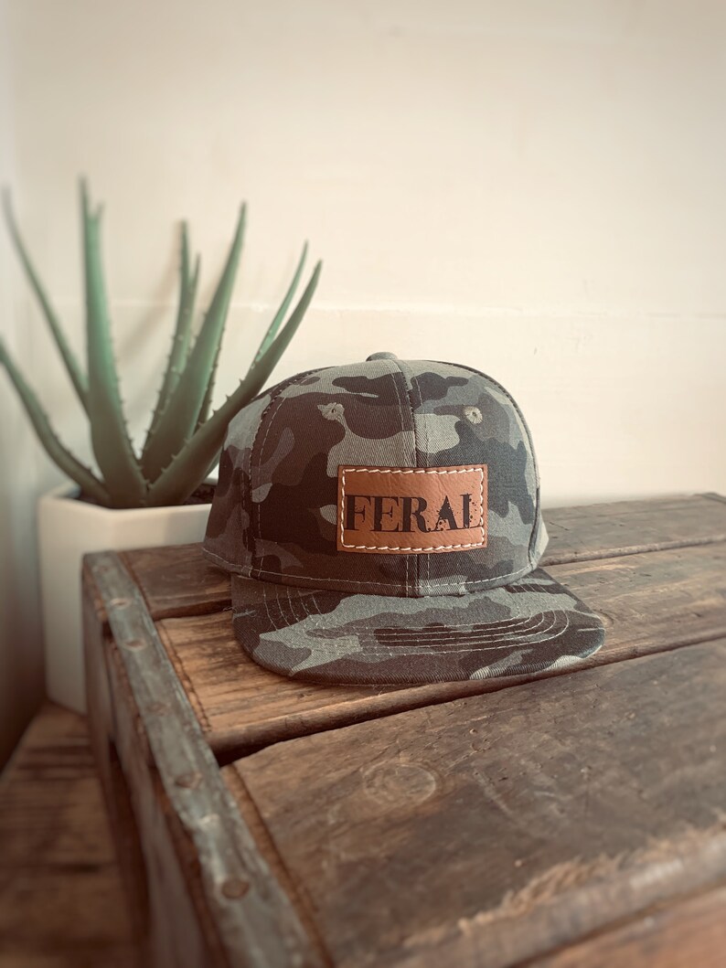 Snapback-keps för småbarn | FERAL | platt keps i storlek för baby, småbarn och ungdomar | Läderlapp i truckerstil | Gåva för ett vildt barn bild 14