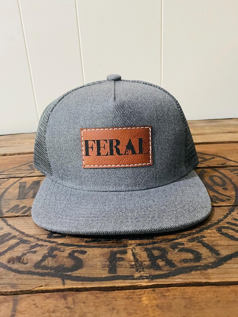 Snapback-keps för småbarn | FERAL | platt keps i storlek för baby, småbarn och ungdomar | Läderlapp i truckerstil | Gåva för ett vildt barn bild 15