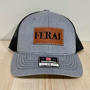 Snapback-keps för småbarn | FERAL | platt keps i storlek för baby, småbarn och ungdomar | Läderlapp i truckerstil | Gåva för ett vildt barn bild 6