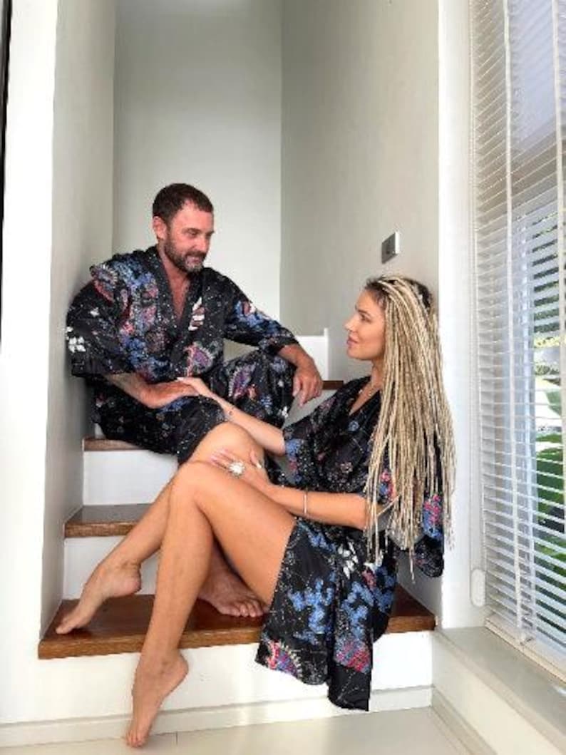 Boho czarno-niebieski jedwabny szlafrok kimono dla mężczyzn ~ Jedwabny szlafrok ~ Szlafrok kąpielowy lub komplet piżamowy ~ Strój Burning Man zdjęcie 6