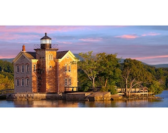 Saugerties Lighthouse: Hudson River Landmark