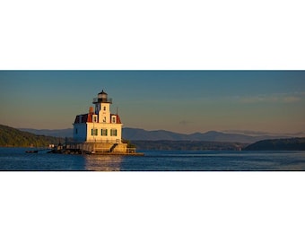 Esopus Meadows Lighthouse: Hudson River Landmark