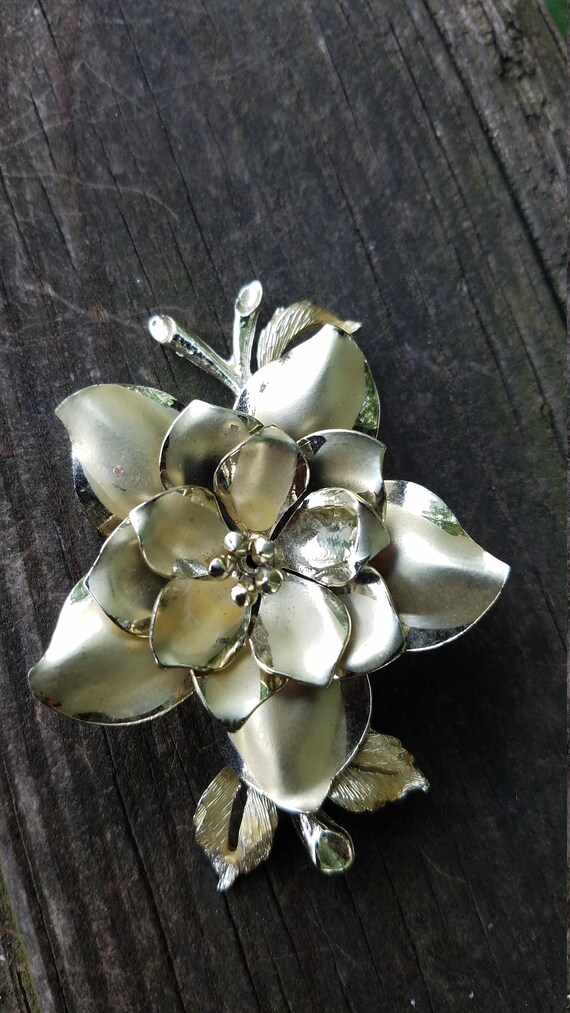 Vintage Coro Brooch, Beautiful Collectible fashion