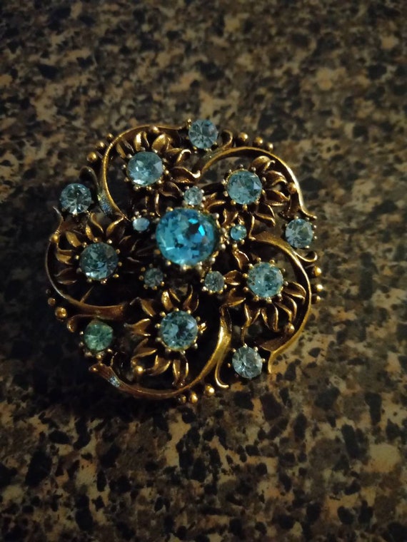 Vintage Coro Brooch, Beautiful Blue Rhinestones