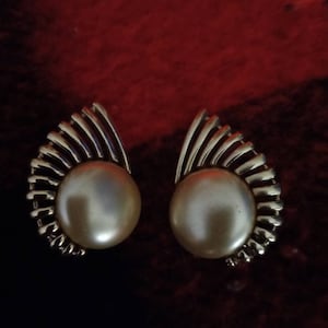 Vintage Clip On Earrings