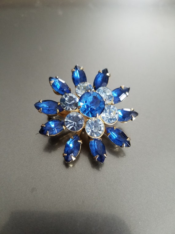 Vintage Coro Blue Rhinestone Flower Brooches - image 2