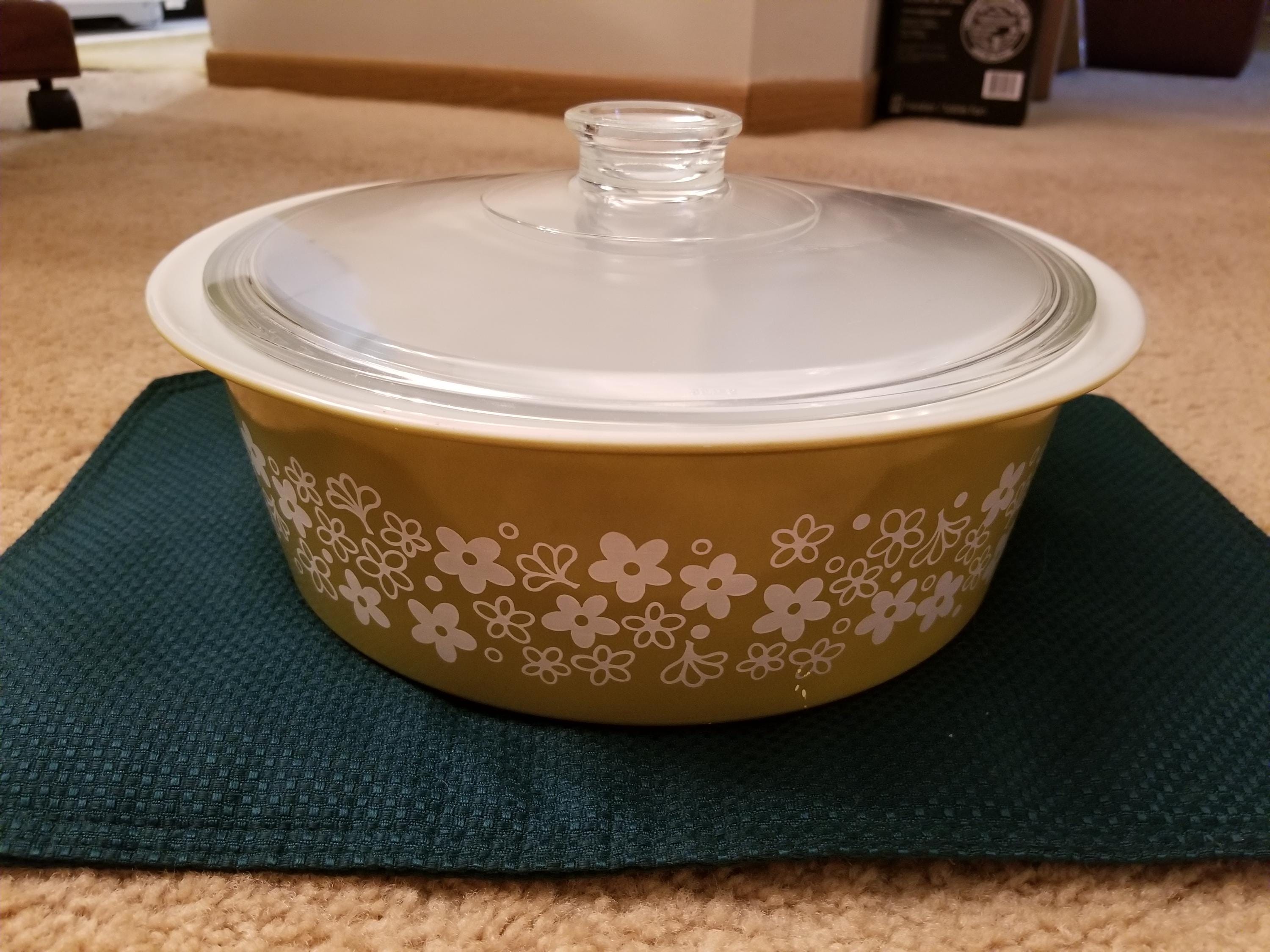 Vintage Pyrex by Corning, 4 Qt. Spring Blossom Green with Pyrex Lid, also called Big Bertha or Crazy Daisy, Pre-owned