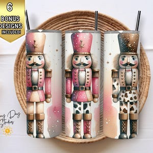 Emballage tendance de gobelet casse-noisette, verre skinny 20 oz PNG, Design en sublimation casse-noisette de Noël rose, téléchargement d&#39;art numérique