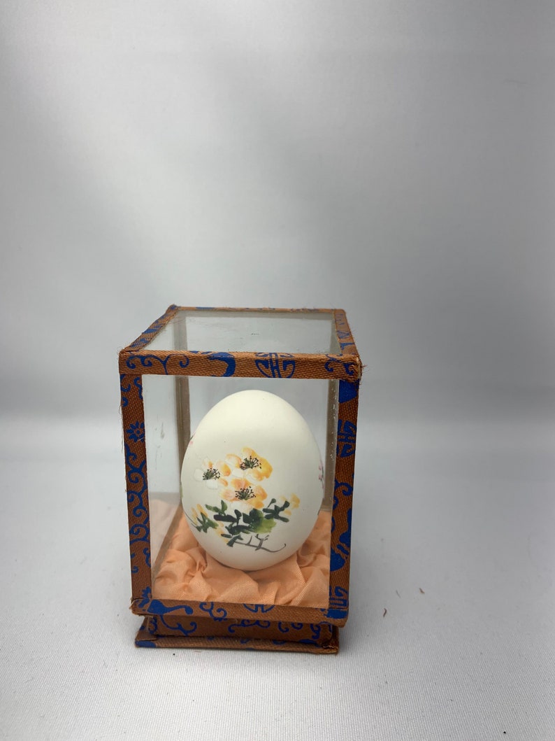 in it/'s own case to protect this delicate object Made in China, Birds with flowers Unique Handpainted Egg