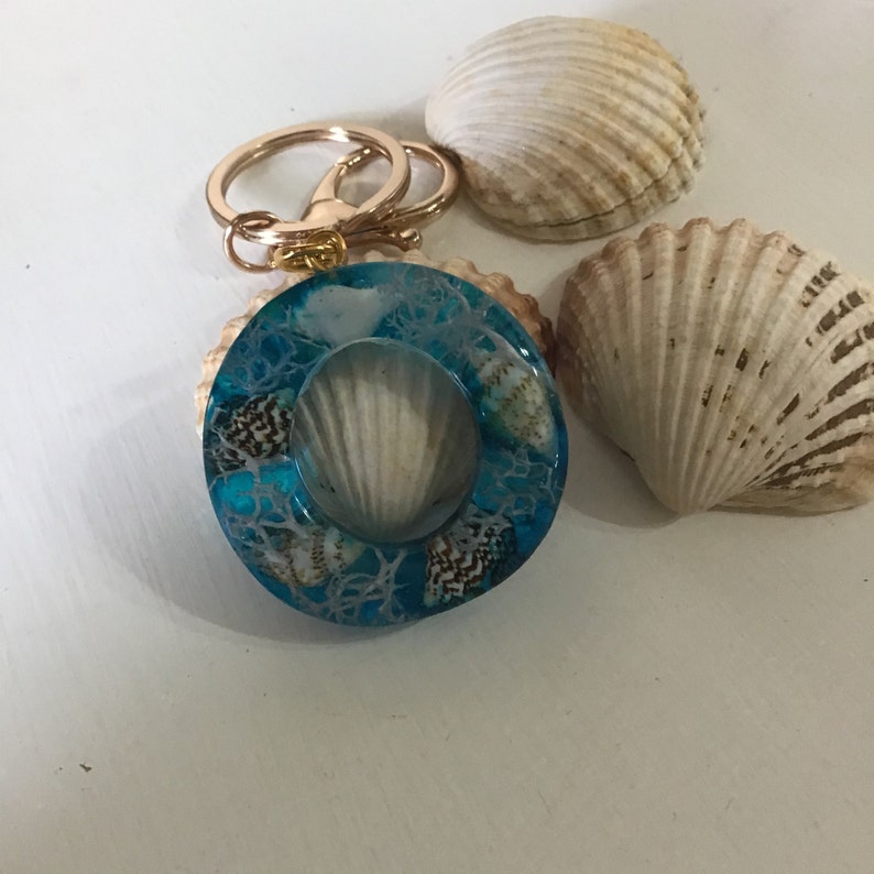 free shipping EU shells under the sea bag accessories resin Resin letter O keychain