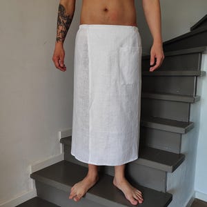 Men's Linen Sauna Sarong with Elastic Waist Patch Pocket and Button Closure