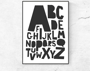 Peut inclure: Impression d'art de l'alphabet en noir et blanc. Les lettres A à Z sont affichées dans une police de caractères en blocs. L'impression est encadrée dans un cadre noir et est affichée sur un mur blanc. Design moderne et minimaliste.