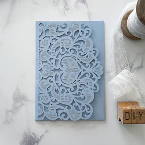 10er Pack Amelie Pale Blue Laser Cut Einladung, Einsätze und Umschlag | 10er PACKUNG | 13cm x 18cm | Blanko-Einladungsset für DIY Hochzeit