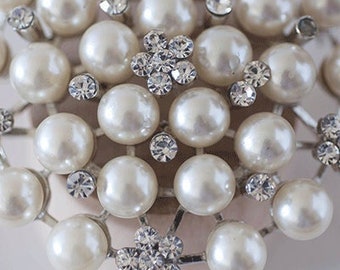 Boston Pearl Extra Large | Large Pearl Brooch with crystal details
