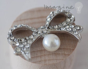 Small Beau Pretty crystal bow shaped embellishment for DIY Wedding Invitations and Crafts Small Crystal Bow with Pearl Detail