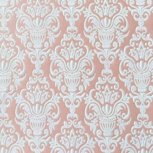 Papier tłoczony Antoinette w kolorze różowym i białym. OPAKOWANIE 5 SZT. Papier dekoracyjny. Papier wzorzysty. Papier A4. Do scrapbookingu. Papier do majsterkowania