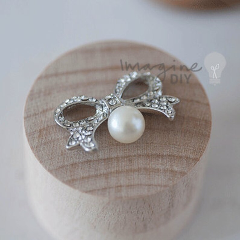 Small Beau Pretty crystal bow shaped embellishment for DIY Wedding Invitations and Crafts Small Crystal Bow with Pearl Detail
