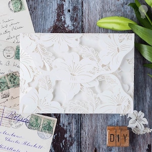 Invito di nozze con giglio / Invito vuoto tagliato al laser con disegno di giglio / Cartella per inviti con taglio laser floreale grazioso / Invito di nozze fai da te