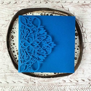 Invito a nozze tascabile con taglio laser Wisteria in blu martin pescatore / Invito vuoto tascabile per matrimonio fai da te / blu pavone