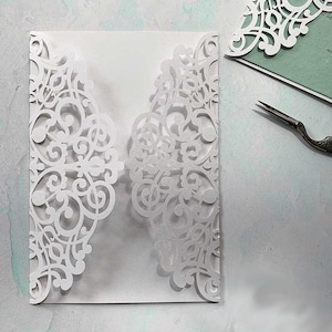 Aufwendige Laser Cut Einladung in Weiß | Blanko-Einladungen Laser geschnitten | DIY Hochzeitseinladungszubehör