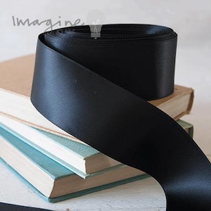 Ruban de satin noir | Rouleau de ruban de satin noir en différentes largeurs | 13 mm, 16 mm, 19 mm, 25 mm, 38 mm ou 100 mm de large | Ruban pour housse de chaise de mariage