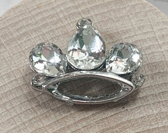 Corona Meghan / PAQUETE DE 5 Adornos de Plata en Forma de Corona con Detalles de Cristal / Perfecto para Invitaciones DIY, Fabricación de Tarjetas y Manualidades