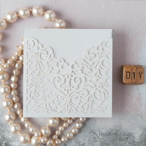 Invito di nozze Lucy in bianco - Tasca per inviti di lusso - Porta inviti di nozze vuoto. Invito tagliato al laser / matrimonio fai da te